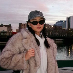 Meet your Posher, Hannah